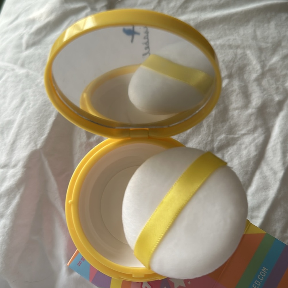 NEW - Translucent Setting Powder - Picture 4 of 4